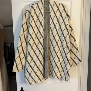 CYRUS New without tags sweater size extra large